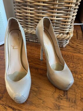 Vintage 2000s YSL Yves Saint Laurent Grey Pebbled Leather Platform Pumps
